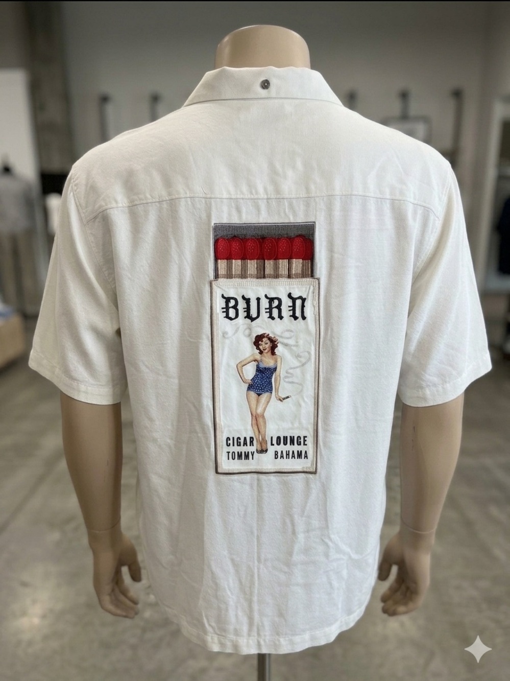 Tommy Bahama Burn Cigar Lounge 100% Silk Embroidered Camp Shirt M